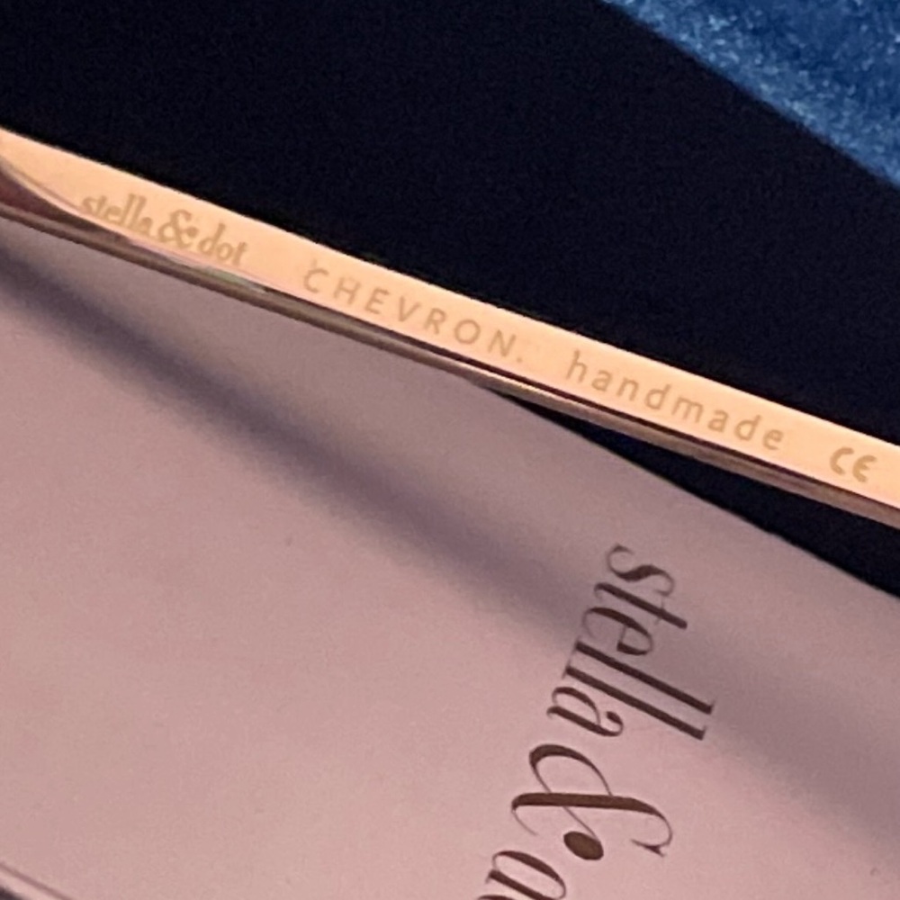 NWT Stella & Dot Brown Aviator Sunglasses with Hard Shell Case - Picture 3 of 10